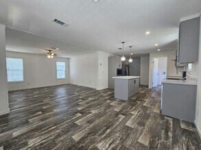 6661 Hidden Oaks Dr in North Fort Myers, FL - Building Photo - Building Photo