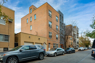 31 Conselyea St in Brooklyn, NY - Building Photo - Building Photo