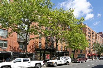 570-574 Columbus Ave in New York, NY - Building Photo - Building Photo