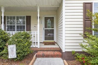 502 Jasmine Ln in Jacksonville, NC - Building Photo - Building Photo