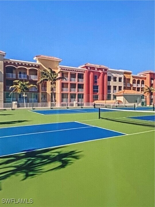 401 Bayfront Pl in Naples, FL - Building Photo