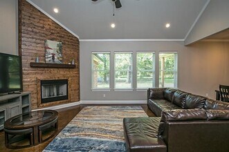 18310 Timber Oaks Dr in Lindale, TX - Building Photo - Building Photo