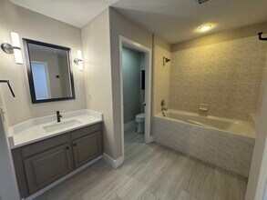 180 Cook St, Unit 408 in Denver, CO - Building Photo - Building Photo
