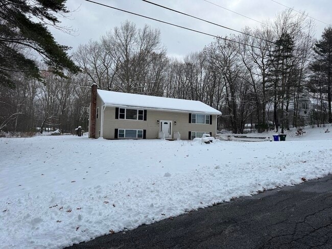 240 Leda Ave in Manchester, NH - Building Photo - Building Photo