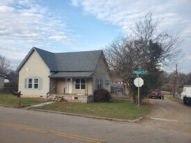 1409 E Market St in Anderson, SC - Building Photo