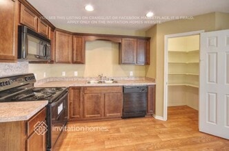 15614 Gatsby Ln in Dallas, TX - Foto de edificio - Building Photo