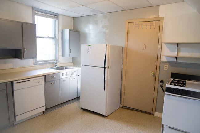 property at 644 Ontario St SE