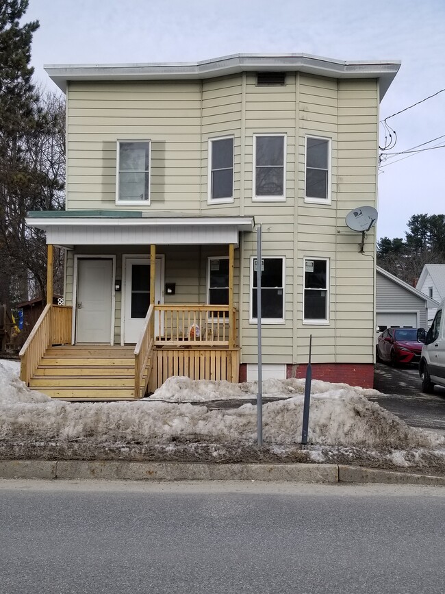 111 Lake St, Unit 2nd Floor in Auburn, ME - Building Photo - Building Photo