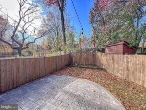 226 Guthrie Ave in Alexandria, VA - Foto de edificio - Building Photo