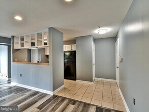9800 Lake Point Ct-Unit -103 in Upper Marlboro, MD - Building Photo - Building Photo