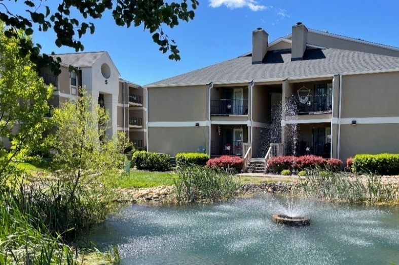 Fox Lake Apartment Homes in Knoxville, TN - Foto de edificio