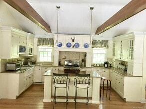 9 Cedar Hill Rd in Pound Ridge, NY - Building Photo - Building Photo