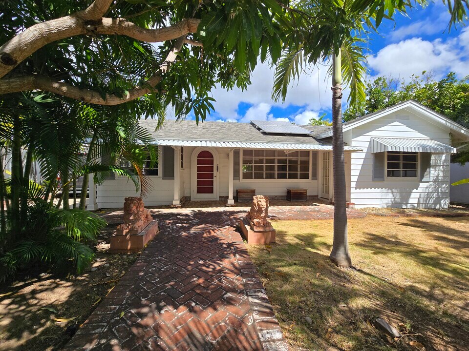 4526 Aukai Ave in Honolulu, HI - Building Photo