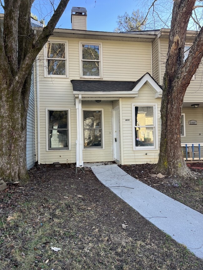 property at 2259 Wellington Cir