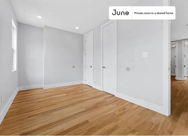 Private bedroom in 3 bed/1 bath Home in Brooklyn, NY - Building Photo - Building Photo