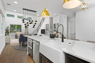 407 El Paso St in Austin, TX - Building Photo - Building Photo