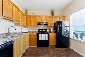 Battle Creek Village Townhomes in Jonesboro, GA - Building Photo - Building Photo