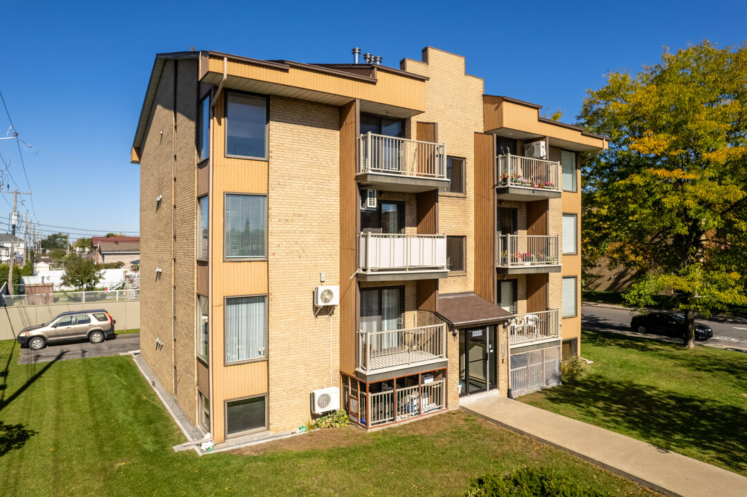 8899 Maurice-Duplessis Boul in Montréal, QC - Building Photo