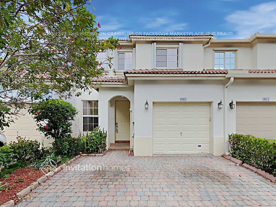 1887 NW 79th Way in Pembroke Pines, FL - Building Photo