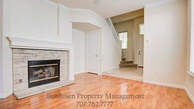 1824 Sandstone Dr in Petaluma, CA - Building Photo - Building Photo