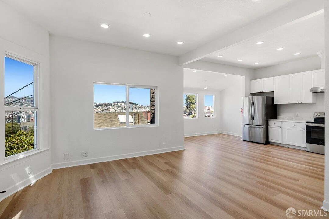 594 Vermont St in San Francisco, CA - Building Photo