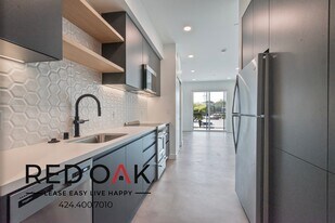 3450 W 43rd St in Los Angeles, CA - Building Photo