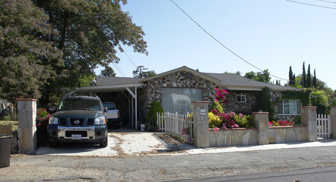 4029 Joan Ave in Concord, CA - Foto de edificio