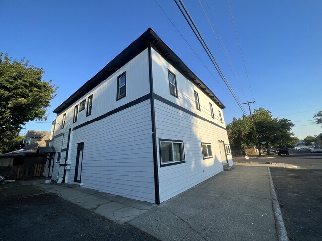 2904 N Cedar St in Spokane, WA - Building Photo - Building Photo