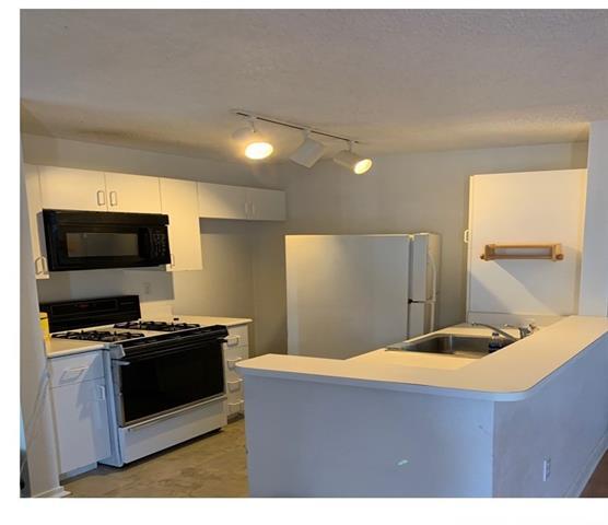 property at 91-285-285 Hanapouli Cir