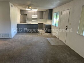 4513 Greenholme Dr in Sacramento, CA - Building Photo - Building Photo