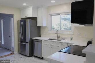 4507 Highland Green Ct in Alexandria, VA - Building Photo - Building Photo