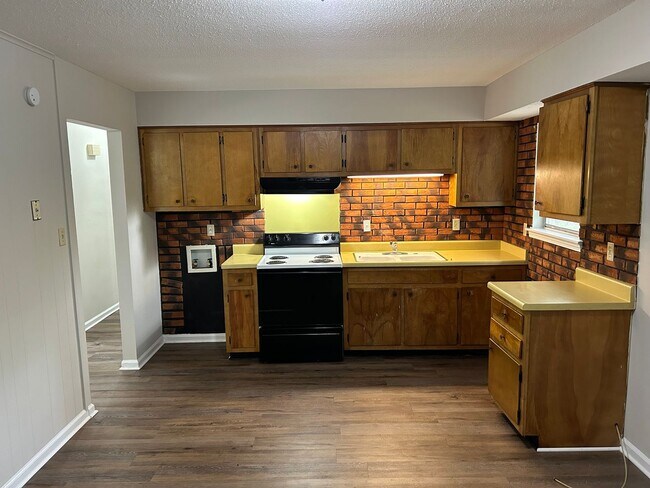 8105 Elmbrook Dr in Southaven, MS - Building Photo - Building Photo