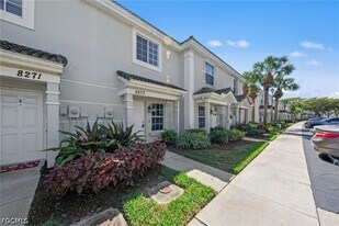 8273 Pacific Beach Dr in Ft. Myers, FL - Building Photo