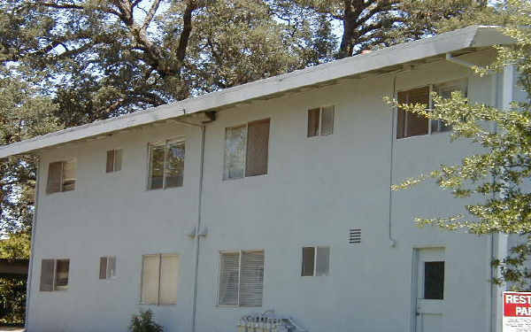 3318 Mensch Ct in Carmichael, CA - Foto de edificio