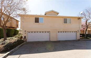 859 Marlbank Pl in Paso Robles, CA - Foto de edificio - Building Photo