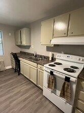 1121 Mercer St, Unit Apt 1 in Princeton, WV - Foto de edificio - Building Photo