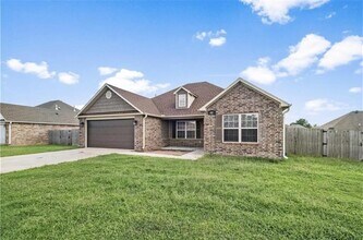 611 Lasso Ln in Centerton, AR - Building Photo - Building Photo