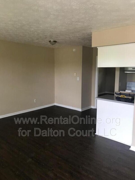 1972 Cambridge Dr in Lexington, KY - Building Photo