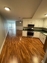 124 Biruta St, Unit A5 in New Britain, CT - Foto de edificio - Building Photo