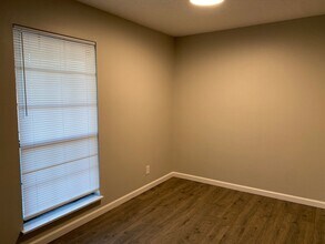 36 Sta Les Cv, Unit 3 in Jackson, TN - Foto de edificio - Building Photo