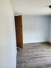 106 Elizabeth Dr in Weaver, AL - Building Photo - Building Photo