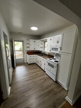 5025 Sunnyside Ave, Unit Upstairs in Chattanooga, TN - Foto de edificio - Building Photo