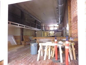 220 W Broughton St in Savannah, GA - Building Photo - Building Photo