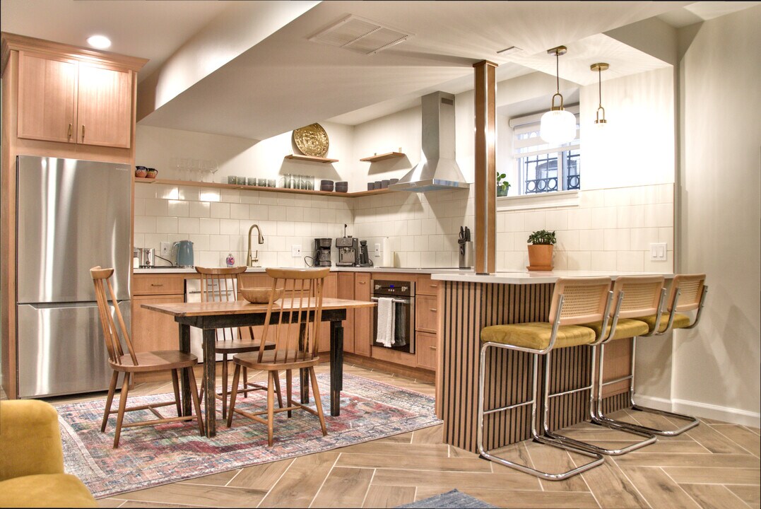 84 V St NW in Washington, DC - Building Photo