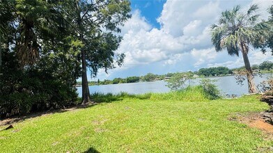 7200 E Bank Dr in Tampa, FL - Building Photo - Building Photo