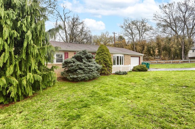 1341 Scenery Dr in Mechanicsburg, PA - Building Photo - Building Photo