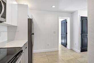 3661 NE 11th Ave in Oakland Park, FL - Building Photo - Building Photo