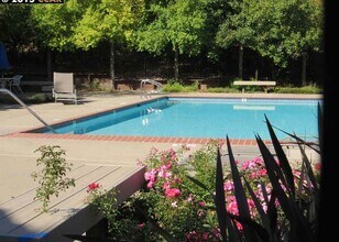 1446 Quail View Cir in Walnut Creek, CA - Building Photo - Building Photo