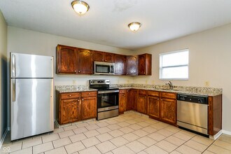 8346 Ash Grove Dr in Indianapolis, IN - Building Photo - Building Photo