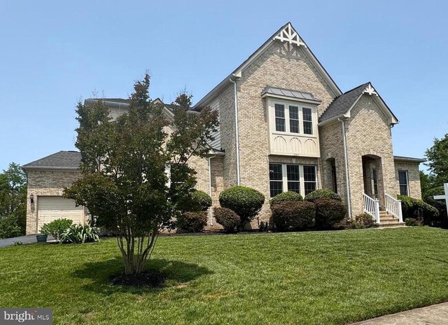 property at 21835 Knob Hill Pl